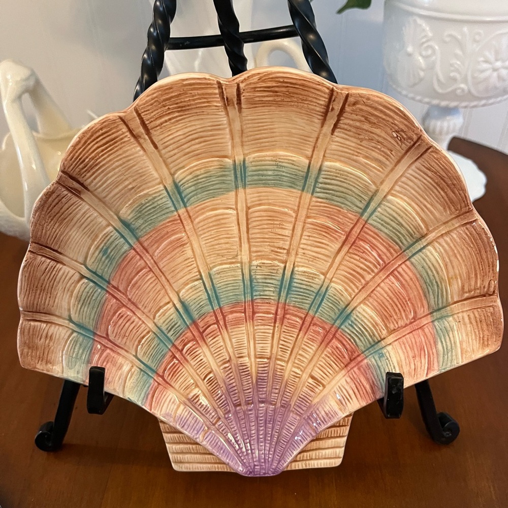 Vintage Fitz and Floyd Omnibus conk shell salad/dessert plate‎